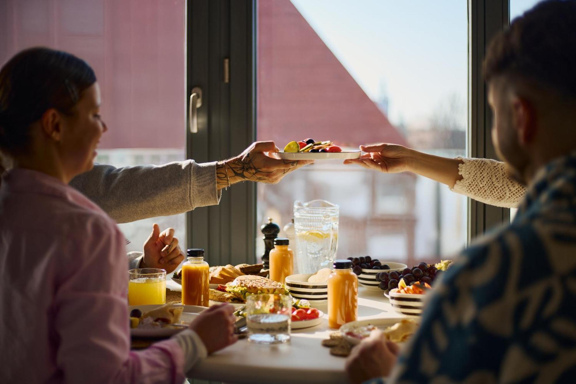 Aura III Apartments & Free Parking By Downtown Apartments — Photos 3
